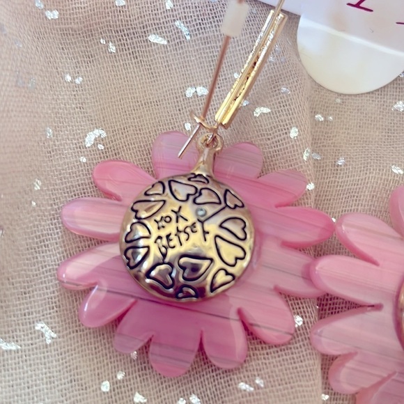 Brand New Betsy Johnson Pink Flower Rhinestone Studded Gold Tone Drop Earrings - Picture 8 of 9